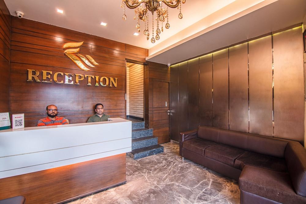 La Hotel Metro Near Bkc Mumbai Exterior photo